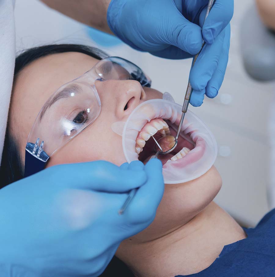 Mujer en odontología